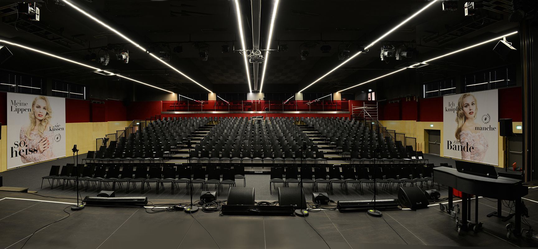 Ybbsfeldhalle Publikumsraum