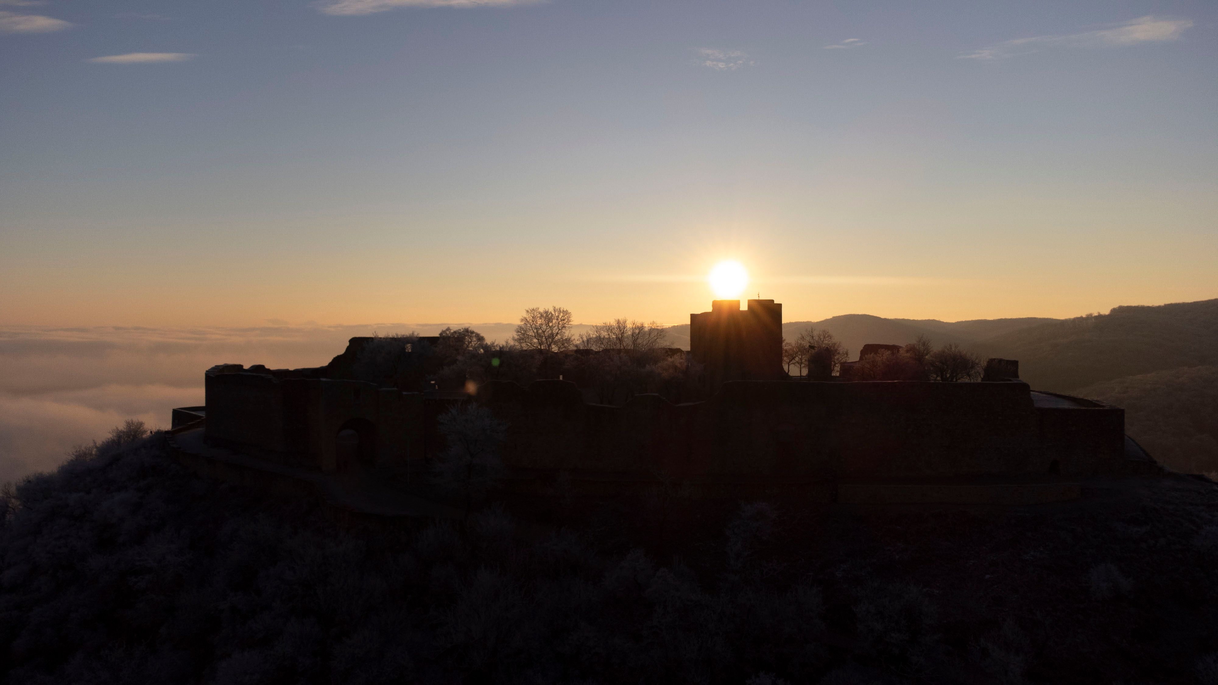 Schlossberg Hainburg/Donau, Abendaufnahme