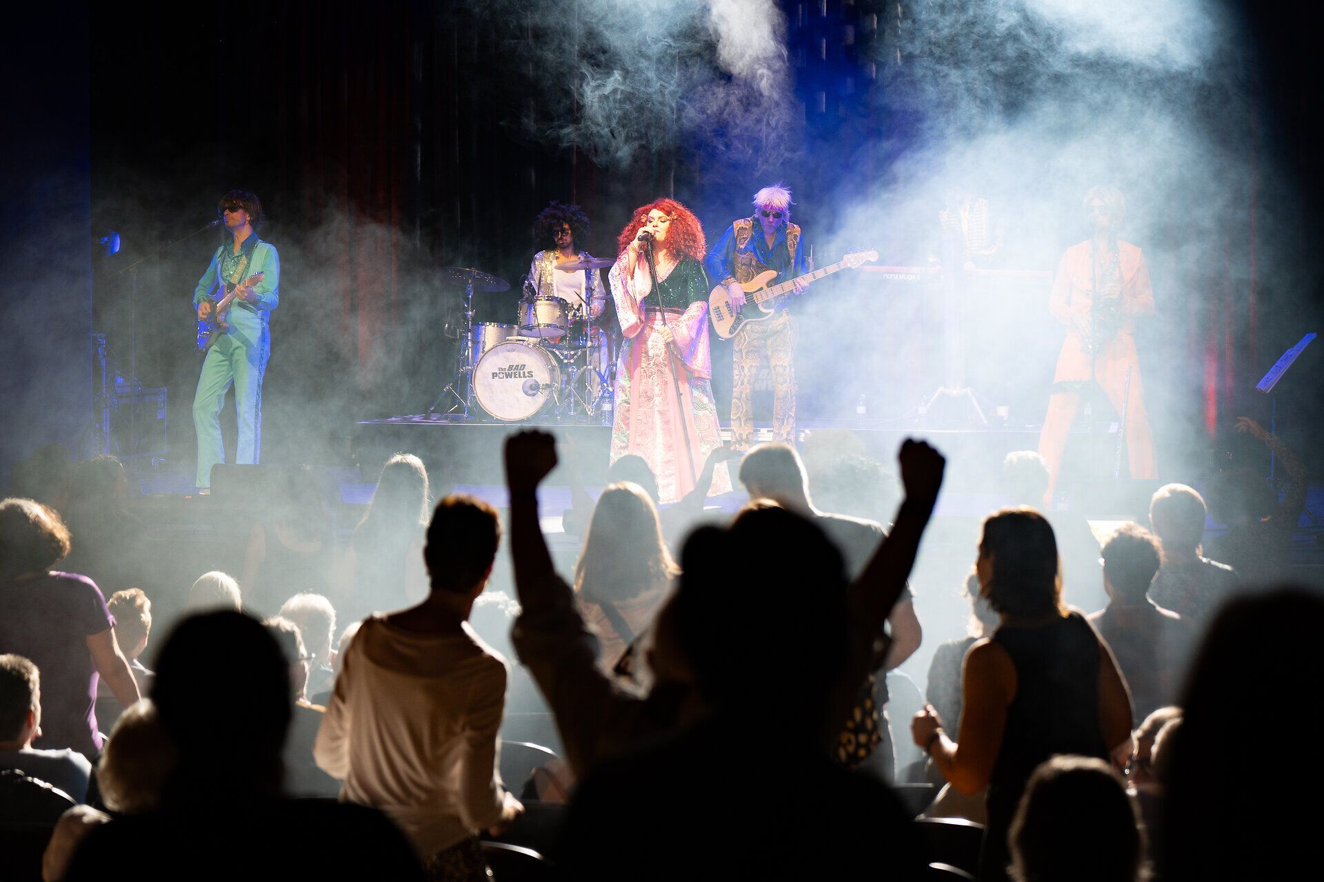 Stadttheater in Wiener Neustadt, Aufnahmen von Außen und vom Theatersaal