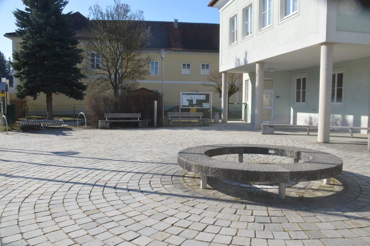 Dorfplatz Sankt Pantaleon