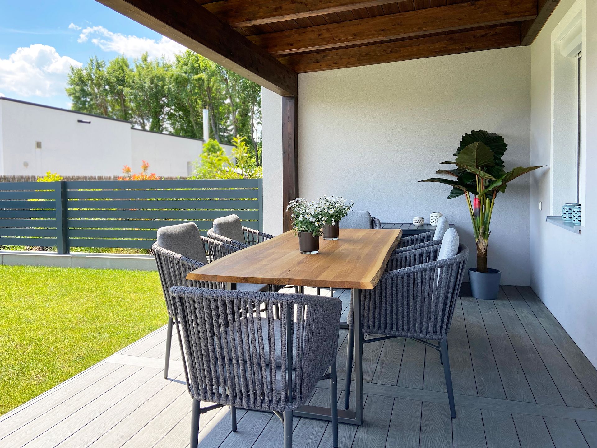 Terrasse und Garten