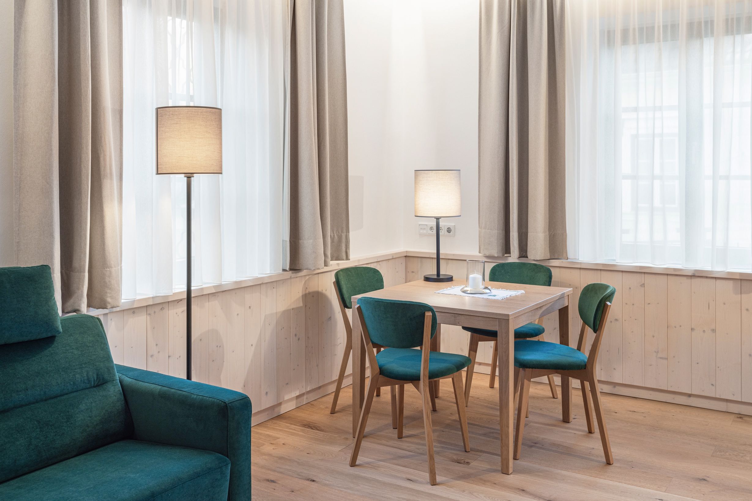 Zimmer & Apartments "Gasthof zum Goldenen Hirschen"