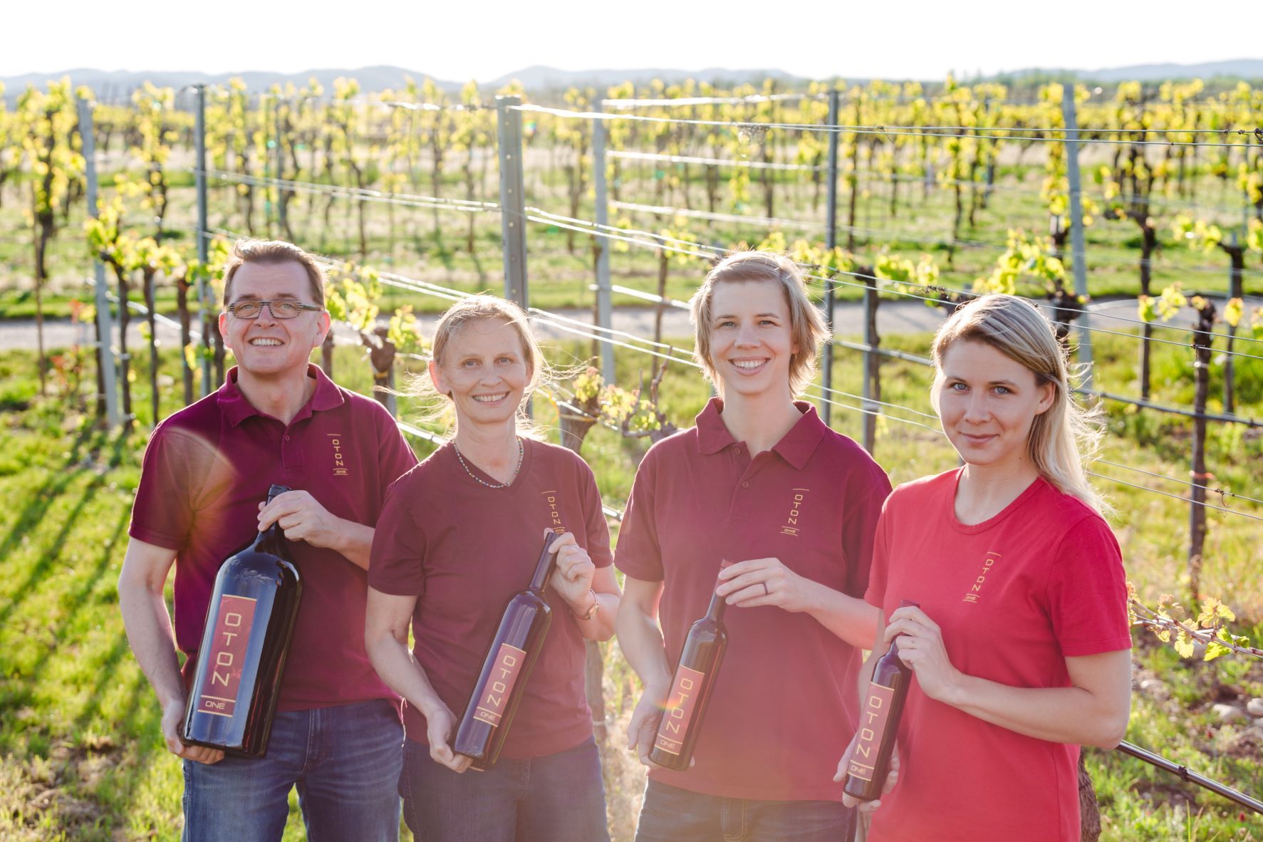 Familie Amon im Weingarten