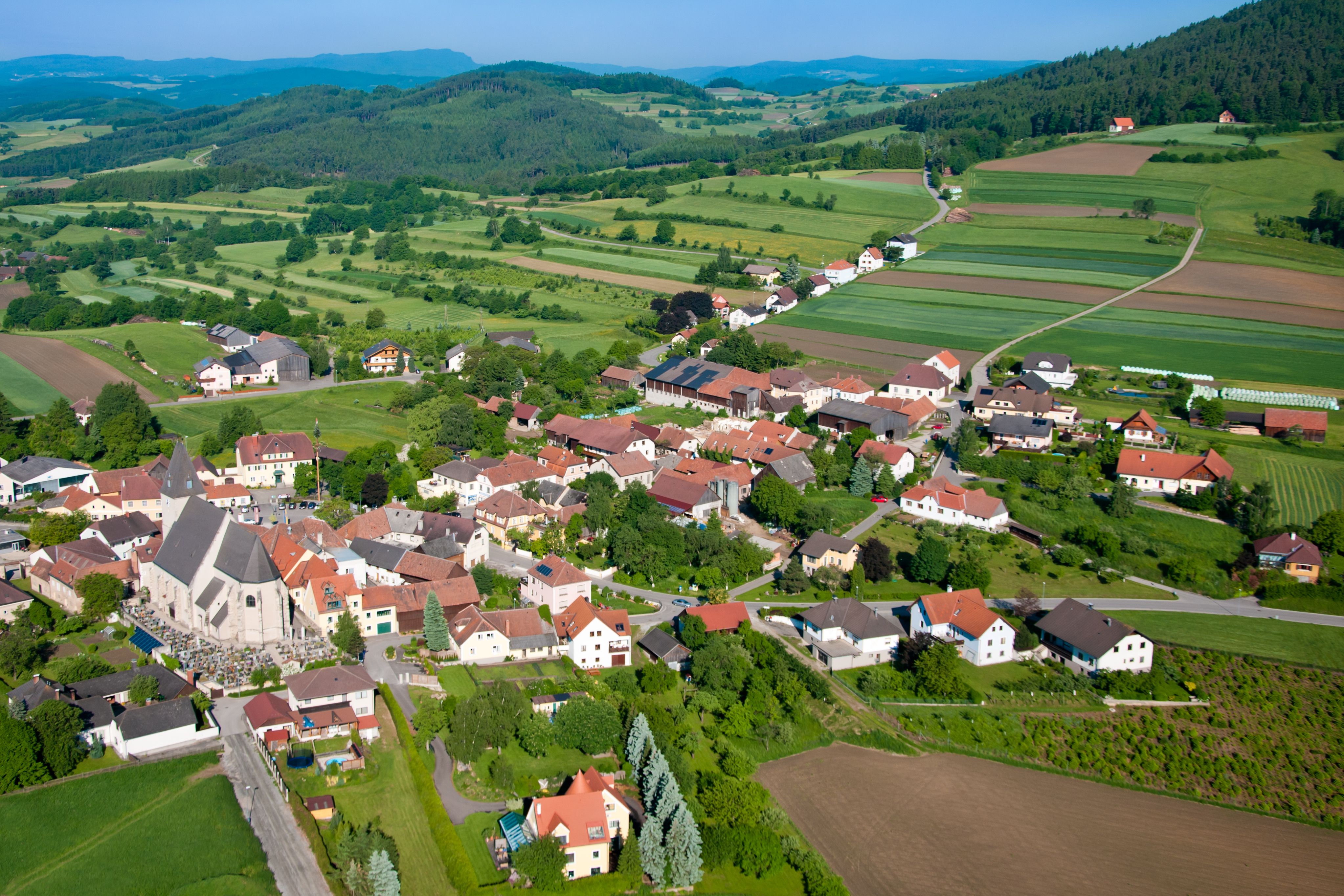 maria-laach-luftaufnahme_c_markus-haslinger