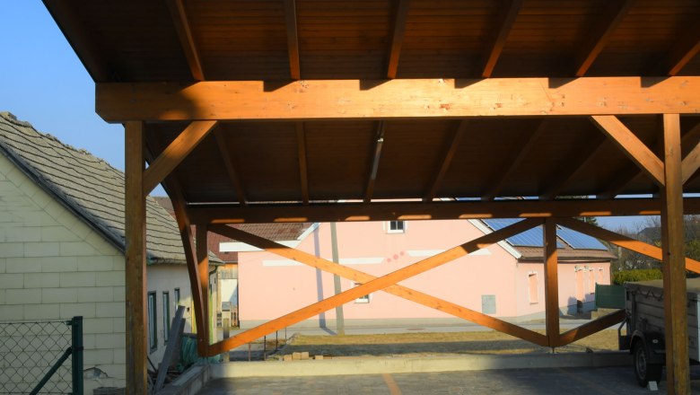 Carport App. und Fewo, &copy; Regina Petric