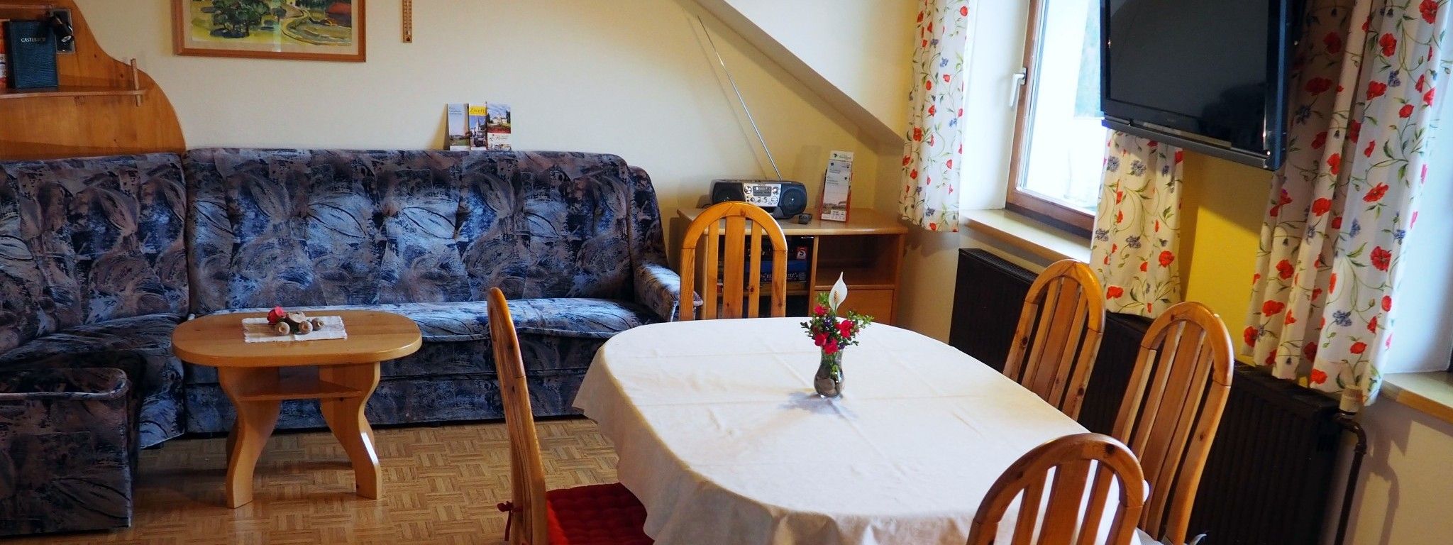ferienwohnung-esstisch