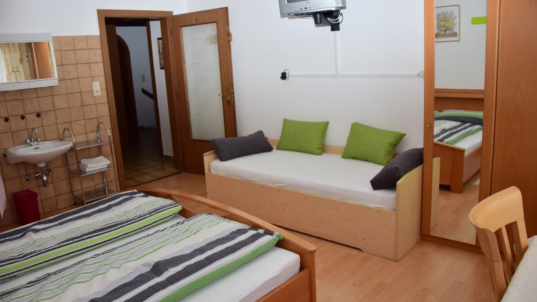 3-Bett Zimmer, &copy; Fam. Himmelmayer
