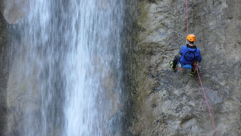 Canyoing, &copy; David Gregorik