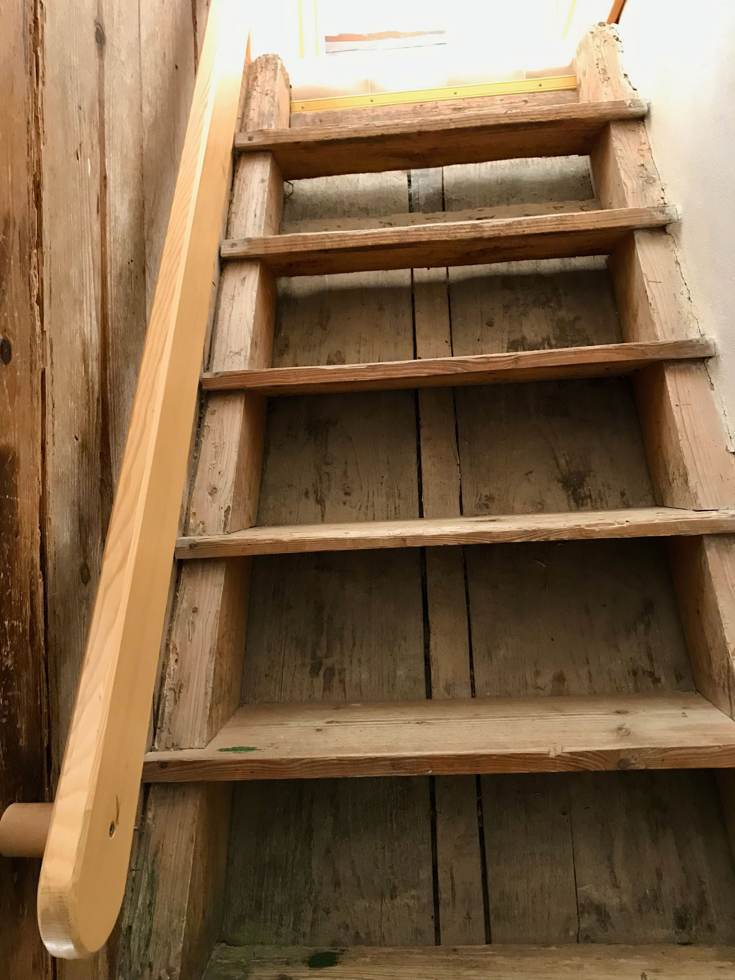 Treppe zum Dachgeschoss