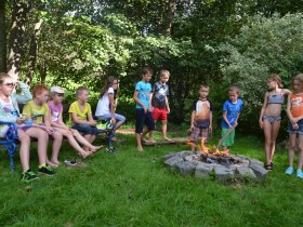 An der Feuerstelle, &copy; Penzendorfer