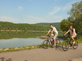 Radfahren am Donauradweg im Nibelungengau, © Donau Niederösterreich / Klaus Engelmayer