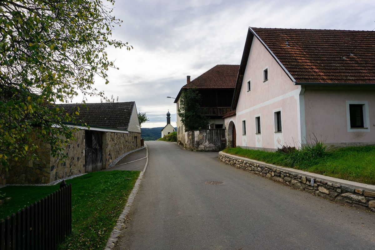 Kapelle und Motiv des Künstlers