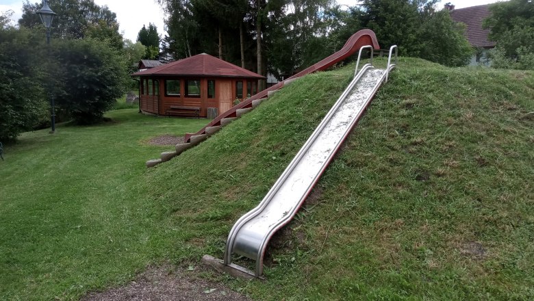 Spielplatz im Ort, &copy; Ferienhaus Leopold