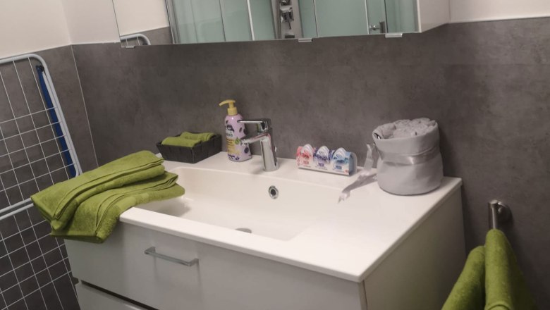 Rosenapartment - Badezimmer Waschtisch, &copy; &copy; HomeW4, Sonja Wiesinger
