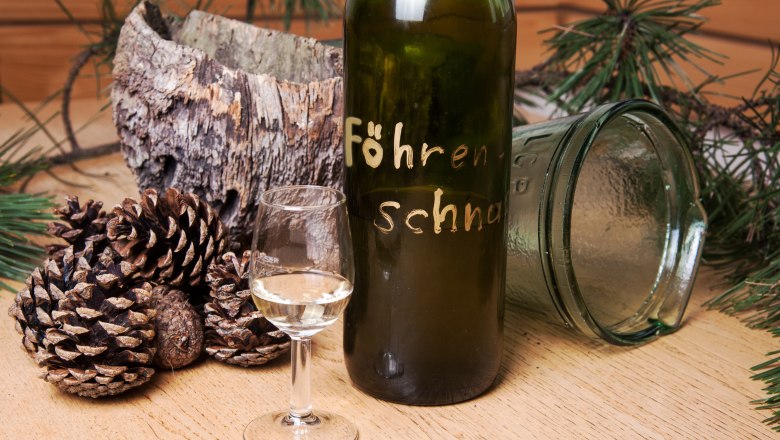 F&ouml;hrenschnaps, &copy; Familie Zigeuner