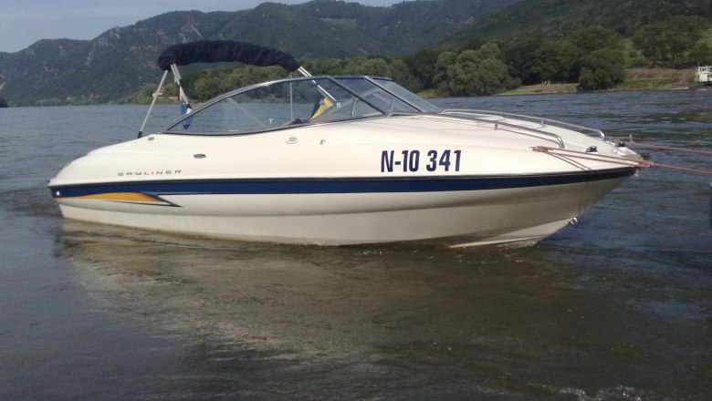 Motorboot Taxi auf dem Wasser, &copy; Martin Weber
