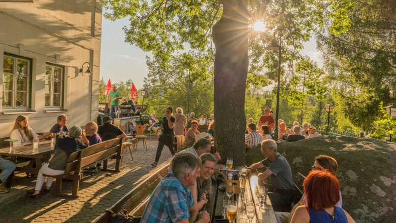Terrasse des Dortwirt im Sommer, &copy; TFD@Litschau von S. Mussil