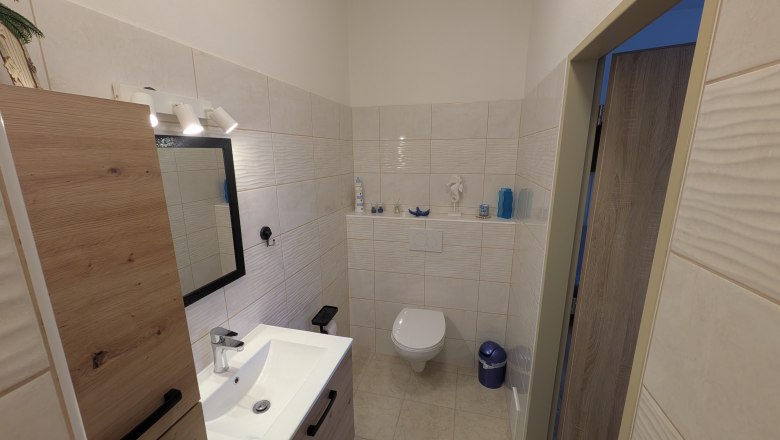 Zimmer 1A - Bad, &copy; A.V. Heinrichs