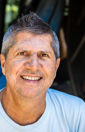 Franz Libal, Betreiber des Campingplatzes in Tulln und Klosterneuburg, lächelnd zufrieden in die Kamera.