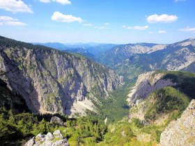 Blick ins "Gro&szlig;e H&ouml;llental" und links auf die Klobenwand, &copy; Bwag/Wikimedia