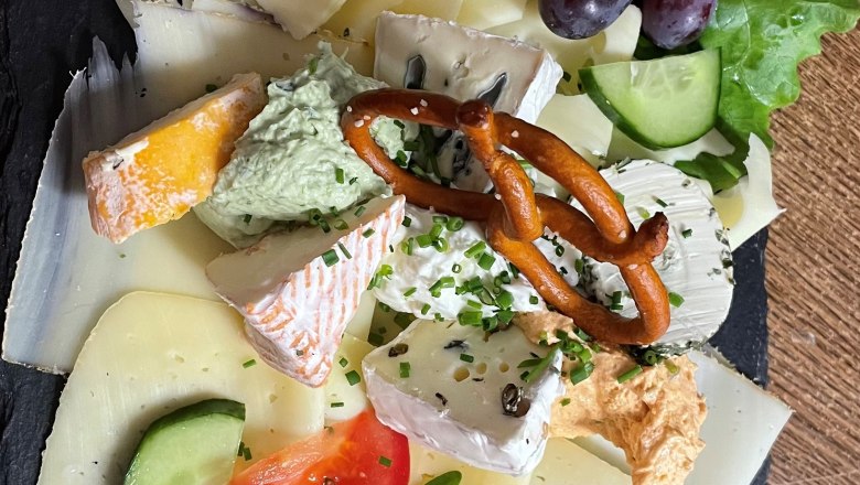 TDR-HeurigerBacherRoiser-K&auml;seplatte-c-ErnstRoiser, &copy; Ernst Roiser