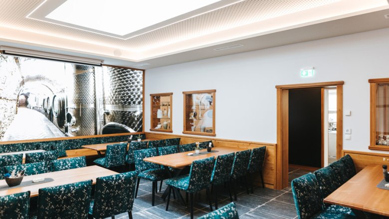 Modernes Heurigenambiente, &copy; Winzerhof D&uuml;rauer, Christoph Aigner