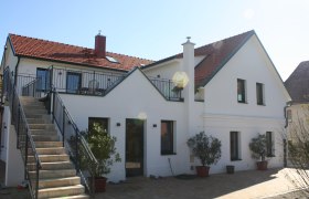 Weingut Aussenansicht, &copy; Familie Schmidl