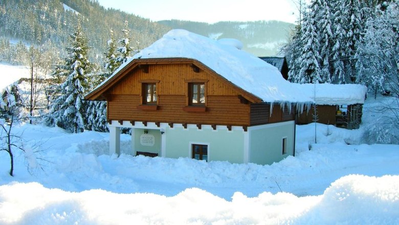 Hausansicht Winter, &copy; Margarete Bachner