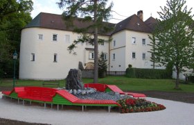 Dirndloase im Schlosspark, &copy; Gemeinde Kirchberg