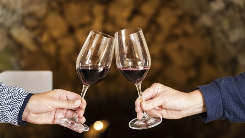 Zwei Rotweingl&auml;ser