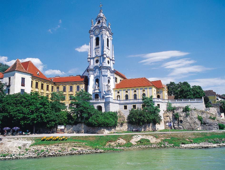 Barockkirche in Dürnstein, Österreich, am Donauufer.