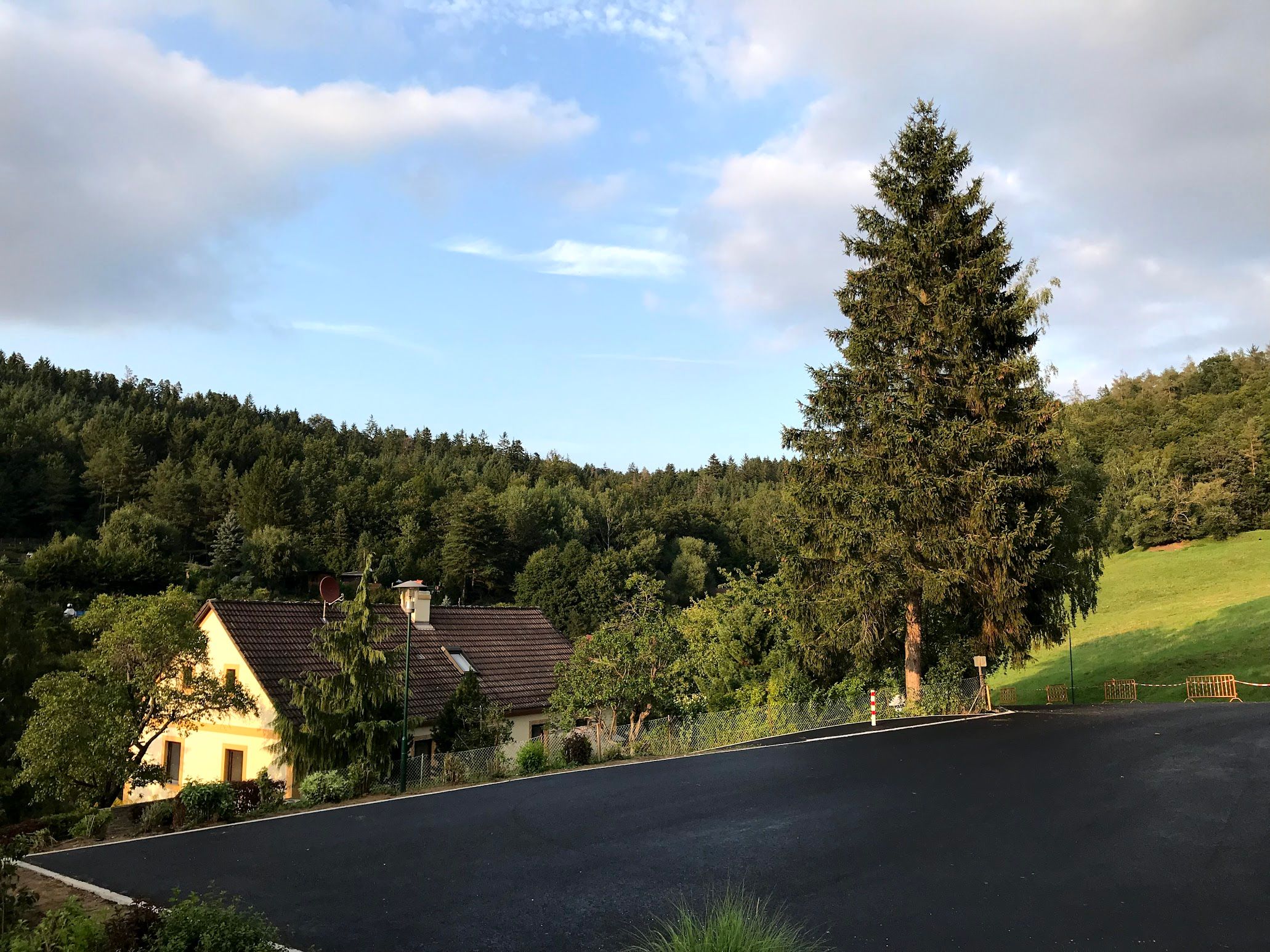Kirchenvorplatz