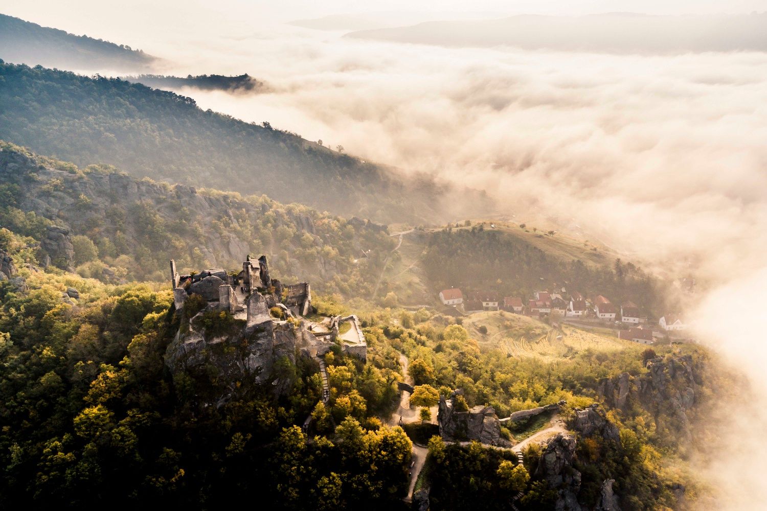 Ruine Dürnstein mit Nebel