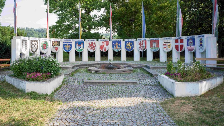 Nibelungendenkmal in P&ouml;chlarn, &copy; Robert Herbst