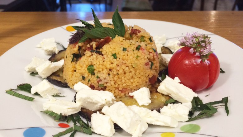 Couscous & Schafsk&auml;se, &copy; I.R.