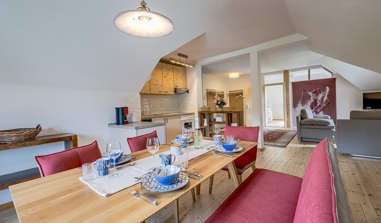 Herrenhaus See-Superior mit Balkon und Seeblick, © Ferienwohnungen Herrenhaus Herrenhaus See-Superior mit Balkon und Seeblick, © Ferienwohnungen Herrenhaus