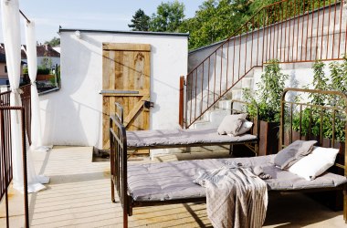 Betten auf der Dachterrasse im Gästehaus &quot;ALTE GREIßLEREI GÖSING&quot;, Weingut Söllner