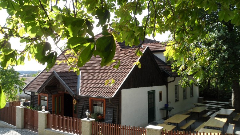 Heuriger zum weissen Kreuz, &copy; Heuriger zum weissen Kreuz