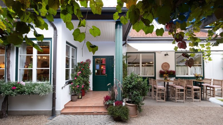 Heuriger & Weinbau Zechmeister, &copy; Hans Krist