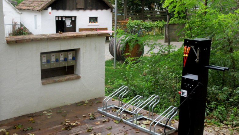 E-Bike Ladestation, &copy; Werner Daim