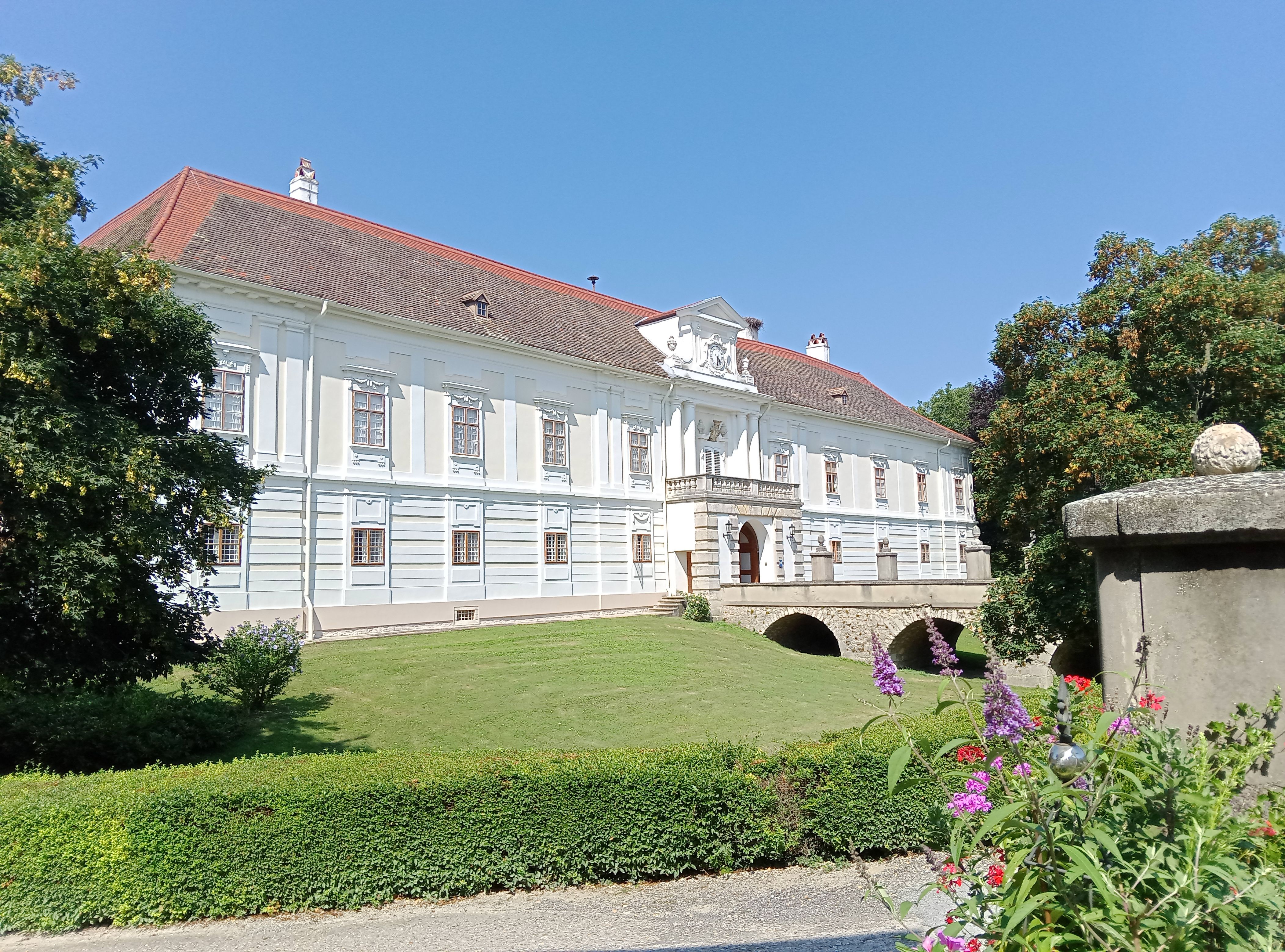 Schloss Rohrau Außenansicht 