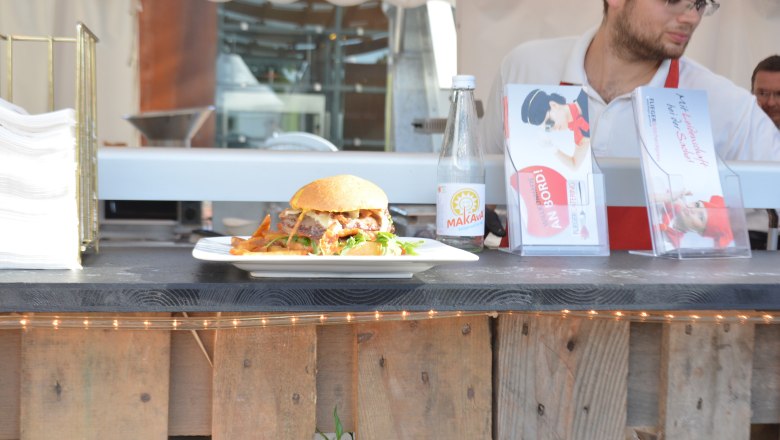 Flieger-Catering, &copy; Helge W&ouml;ll