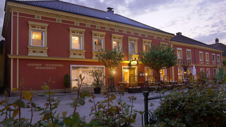 Hausansicht, &copy; Landgasthof Sengstbratl