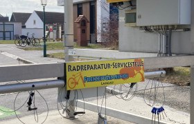 Radreparatur-Servicestelle, Hauptplatz Langau, © Gemeinde Langau