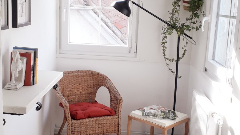 Gem&uuml;tlicher R&uuml;ckzugsraum und Leseecke mit Aussicht, &copy; U.E.