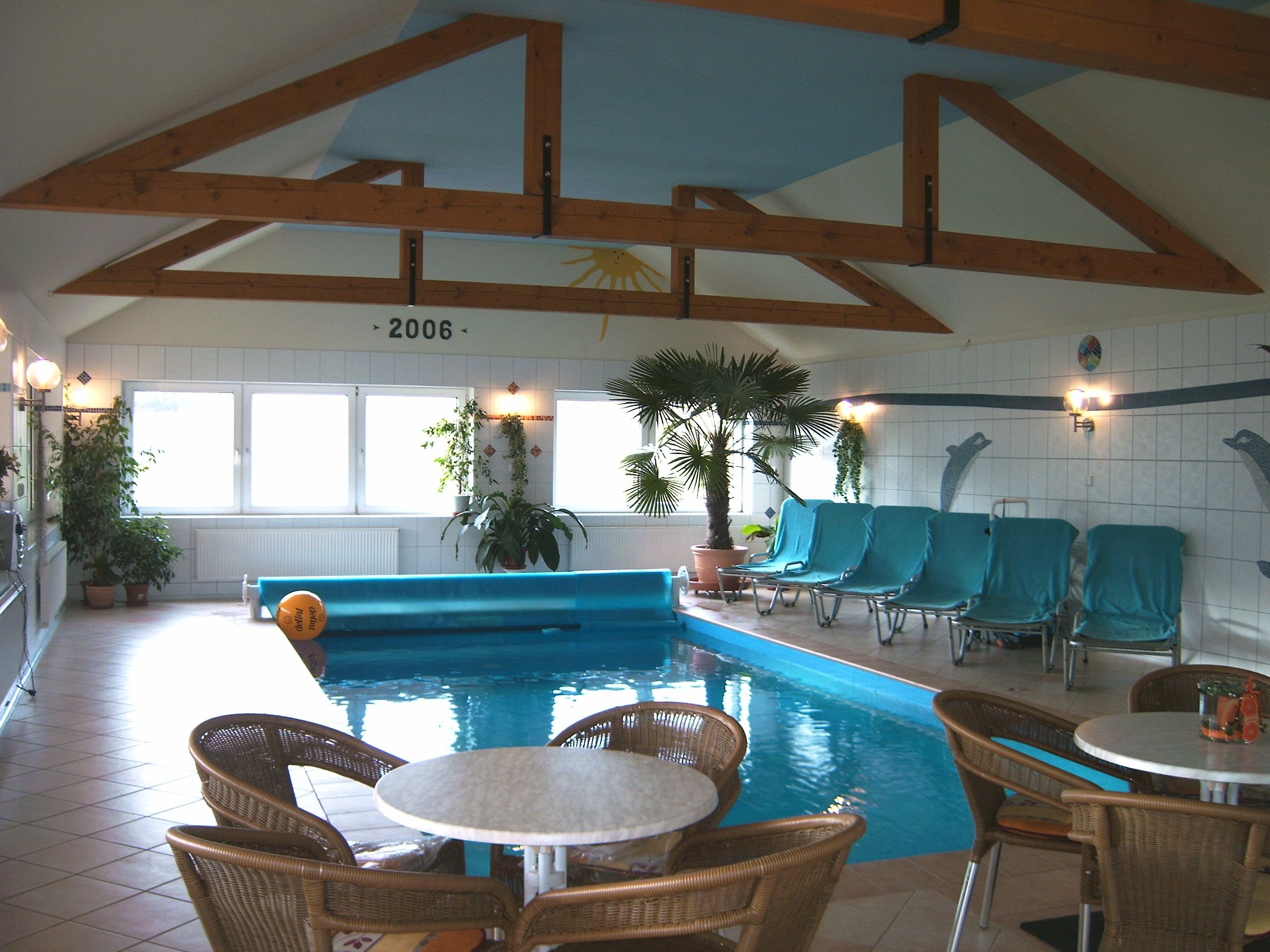 Hallenbad 3