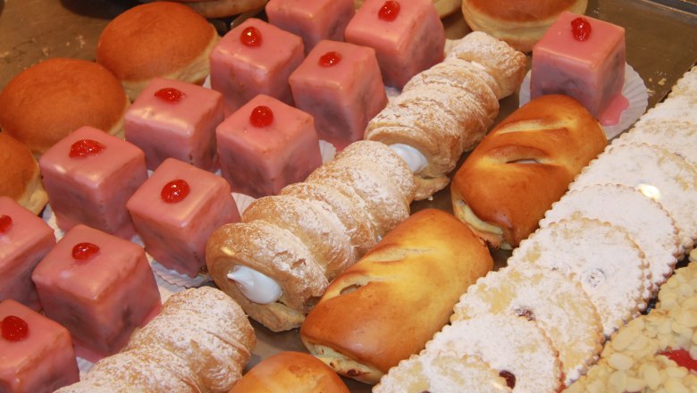 Punschkrapfen, Schaumrollen & Co, &copy; Weingartner