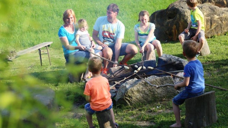 kerndlerhof_grillen_-schwarz-koenigat, &copy; Doris Schwarz-Koenig