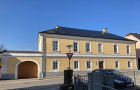 Hausansicht Badgasse, &copy; Haus Sonnenuhr, Lackenbauer