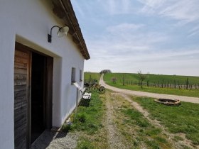 Radlerrast Fam. Pamperl in Hart, &copy; Weinstra&szlig;e Weinviertel West